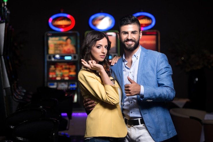 Aplikasi sbobet88 parlay di layar Android menampilkan halaman login dan menu utama dengan akses ke kasino langsung dan sportsbook